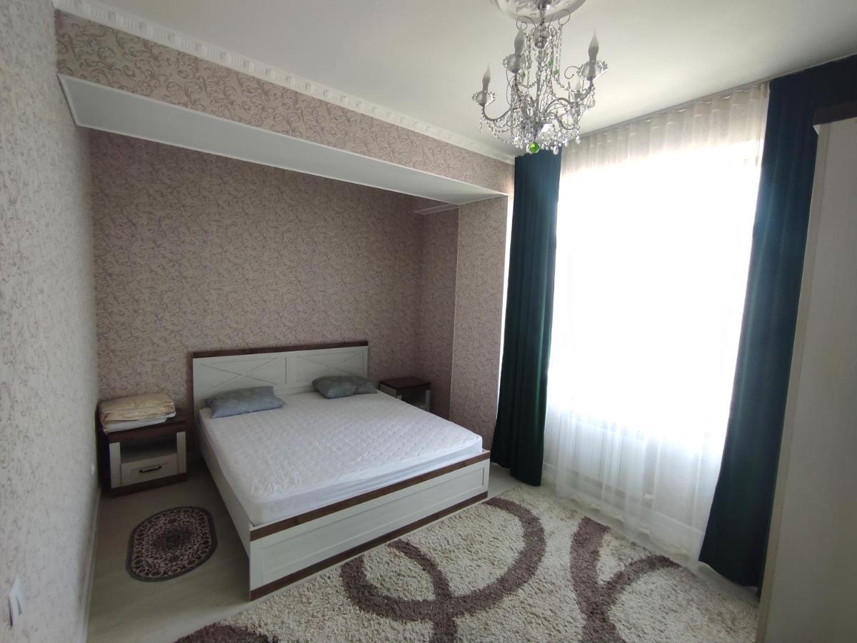 Prestigious Apartment In Бішкек Екстер'єр фото
